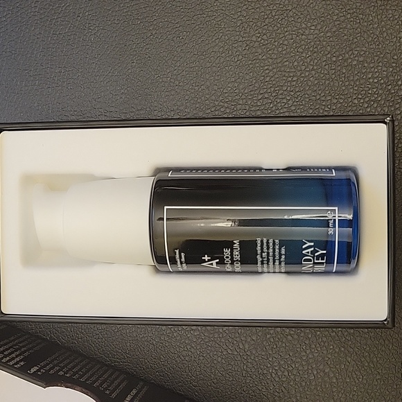 New Sunday Riley A+ Retinoid Serum 1 oz - Picture 9 of 9